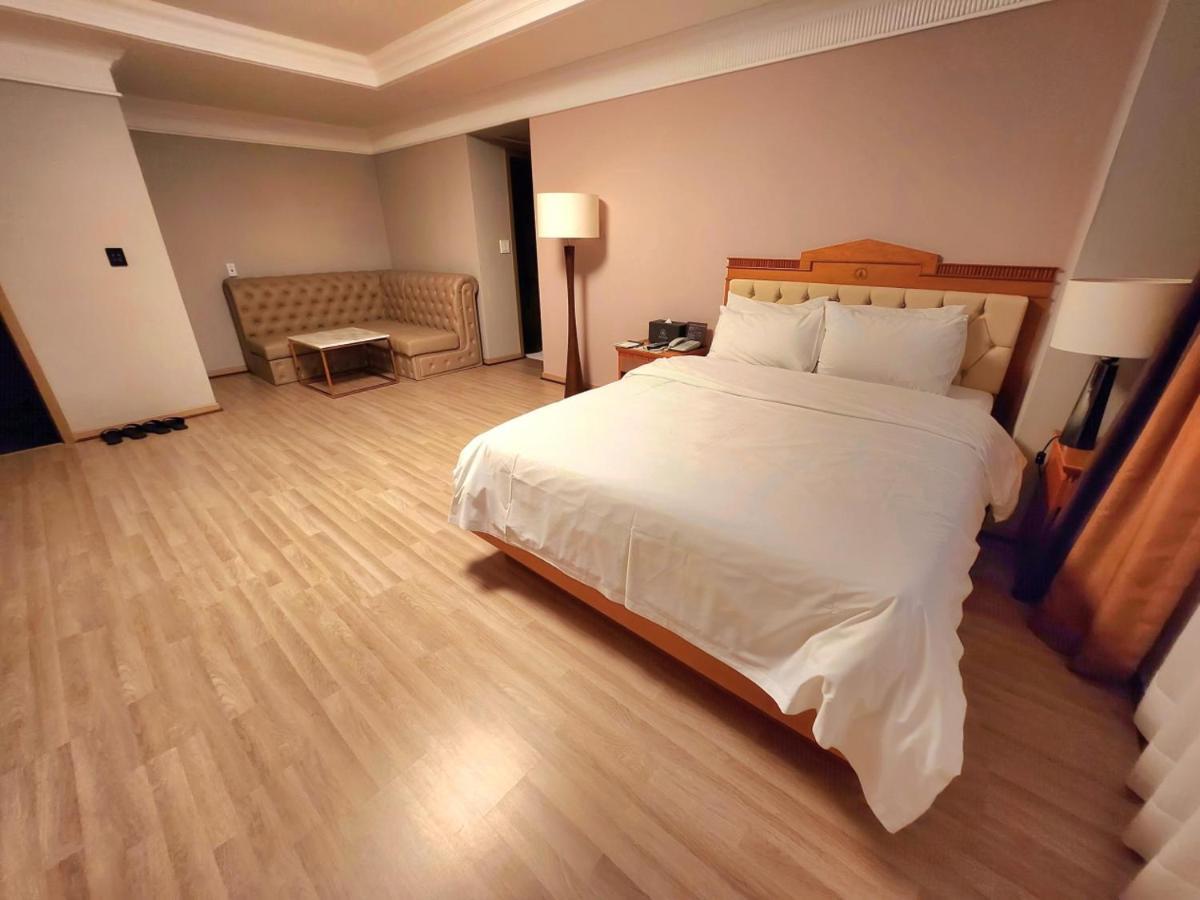 Gwangju Empire Hotel Кванджу Экстерьер фото